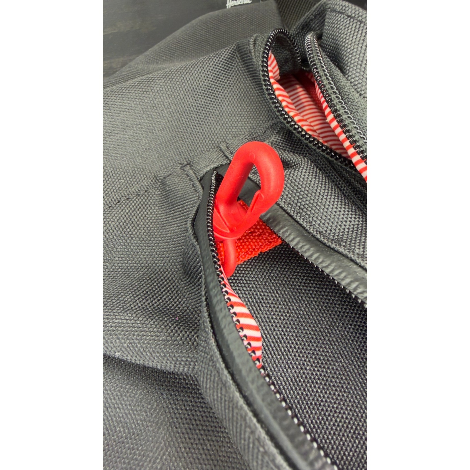 Herschel Supply Co. Hip Pack Black Nwot — image 5 of 7